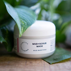 Maschera di fango e scrub naturale