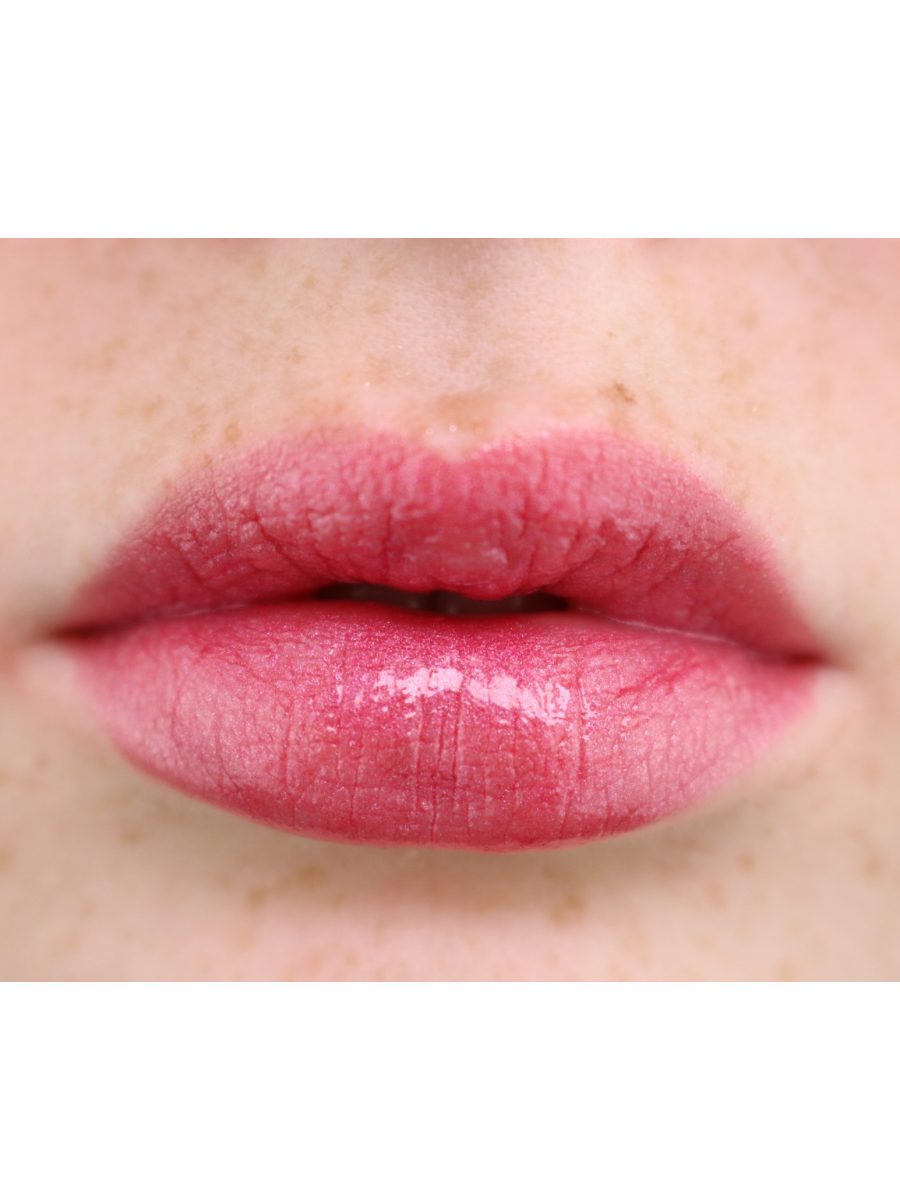 656 Lipgloss With Love